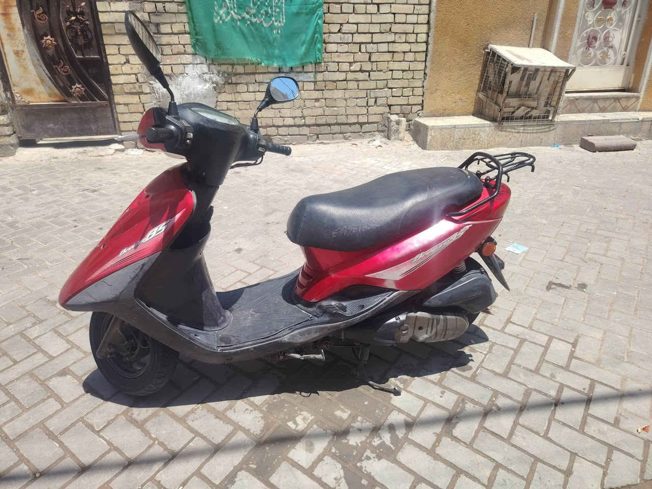 لبيع دراجة بغبغاء الياباني نضافتة محركة كشرة 100 ٪سعرها مليون قفل ***********
