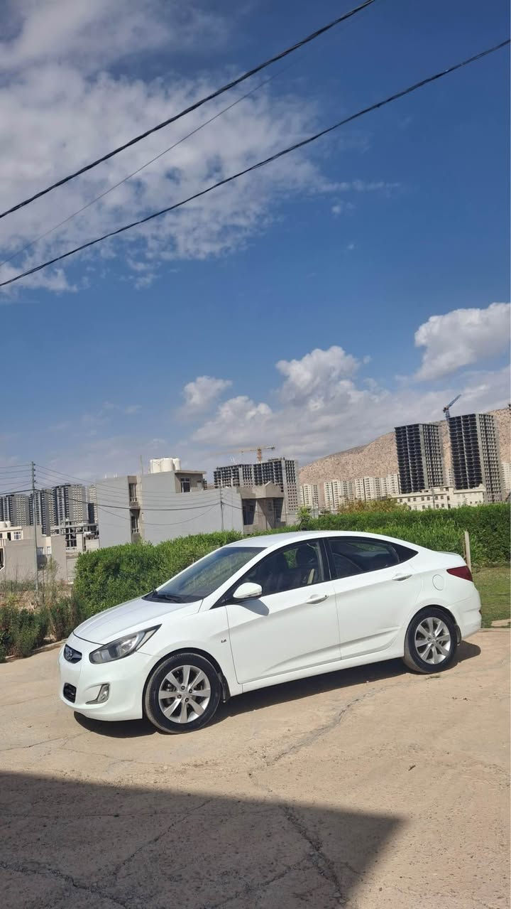 هونداي اكسنت 2012 
مه كينه 1.6 مه رغوب 
گێرئوتوماتیک گێر و مەکینە بشەرت و نەڤەبوینە
  بێ سبوخ 1 تەعدیل یاهەی 
173 هزار کیلومەترا یاچوی ئێک دەستە 
660 هزار ژی خرامە یێل سەر دێ ژبەر سەعرێ هێنە خار
 سعر ژی ١٠٨ وەرەقە و مەجال

0751 118 3412 دهوك, العراق
