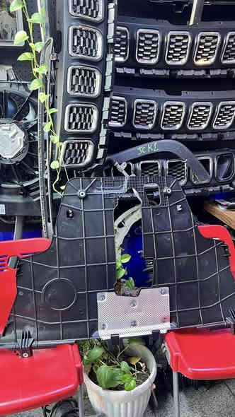 🛑محل محمد النقاش🛑 

درع اسفل المحرك جيب كومباس 

2018-2025 

نوعية ثقيله درجة اولى 

***********
