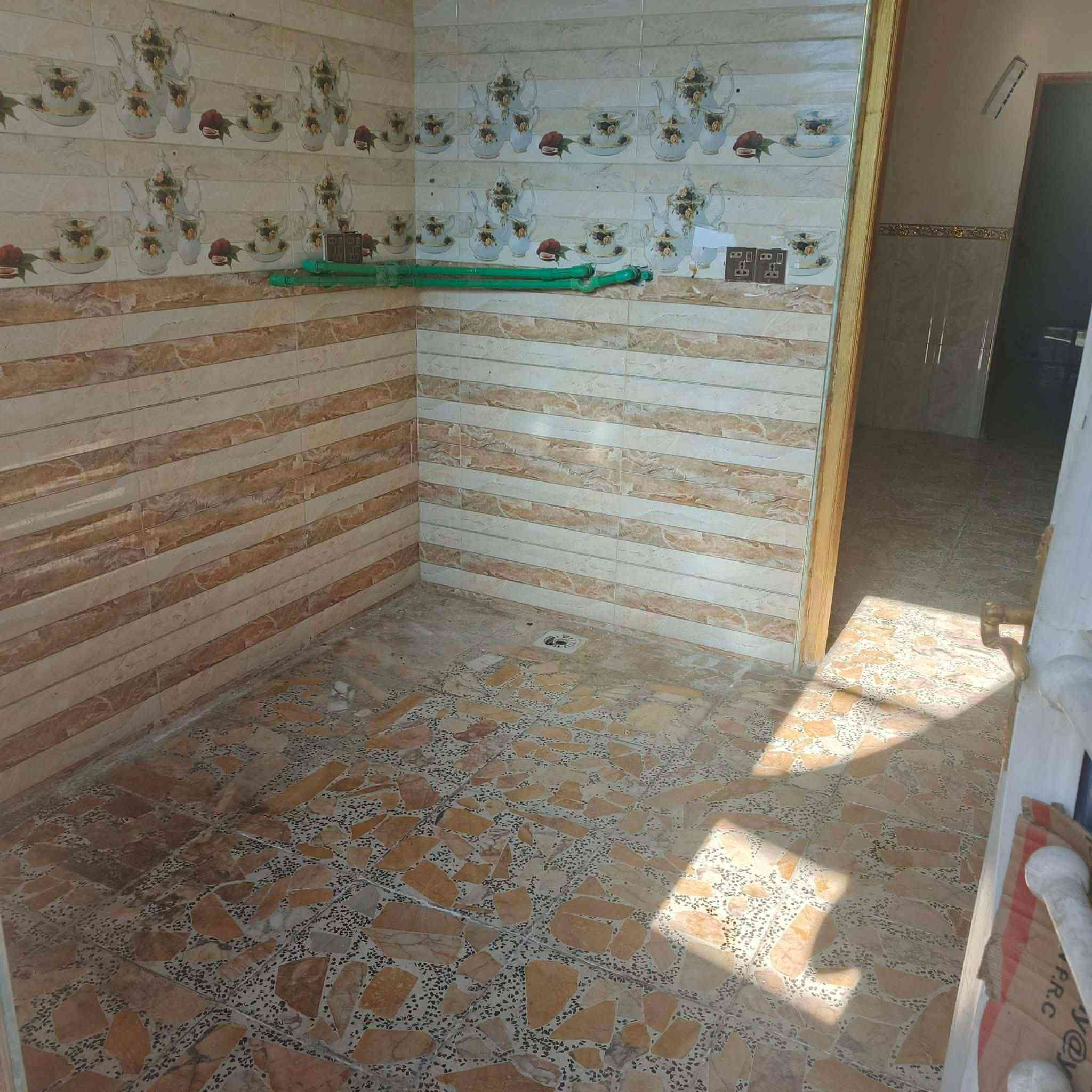 (ع..136 )
بيت للايجار  (75 متر) حي العسكري شارع عسكري كبل قرب مدرسة الحطيم 
سعر الايجار 250 الف 
يحتوي على طابق واحد
غرفه.  مطبخ   صاله   استقبال
اجور الماء والكهرباء على صاحب الدار


**إذا كنت صاحب هذا الإعلان وتريد حذفه لأي سبب، رجاءا أرسل رسالة إلى الدعم الفني**