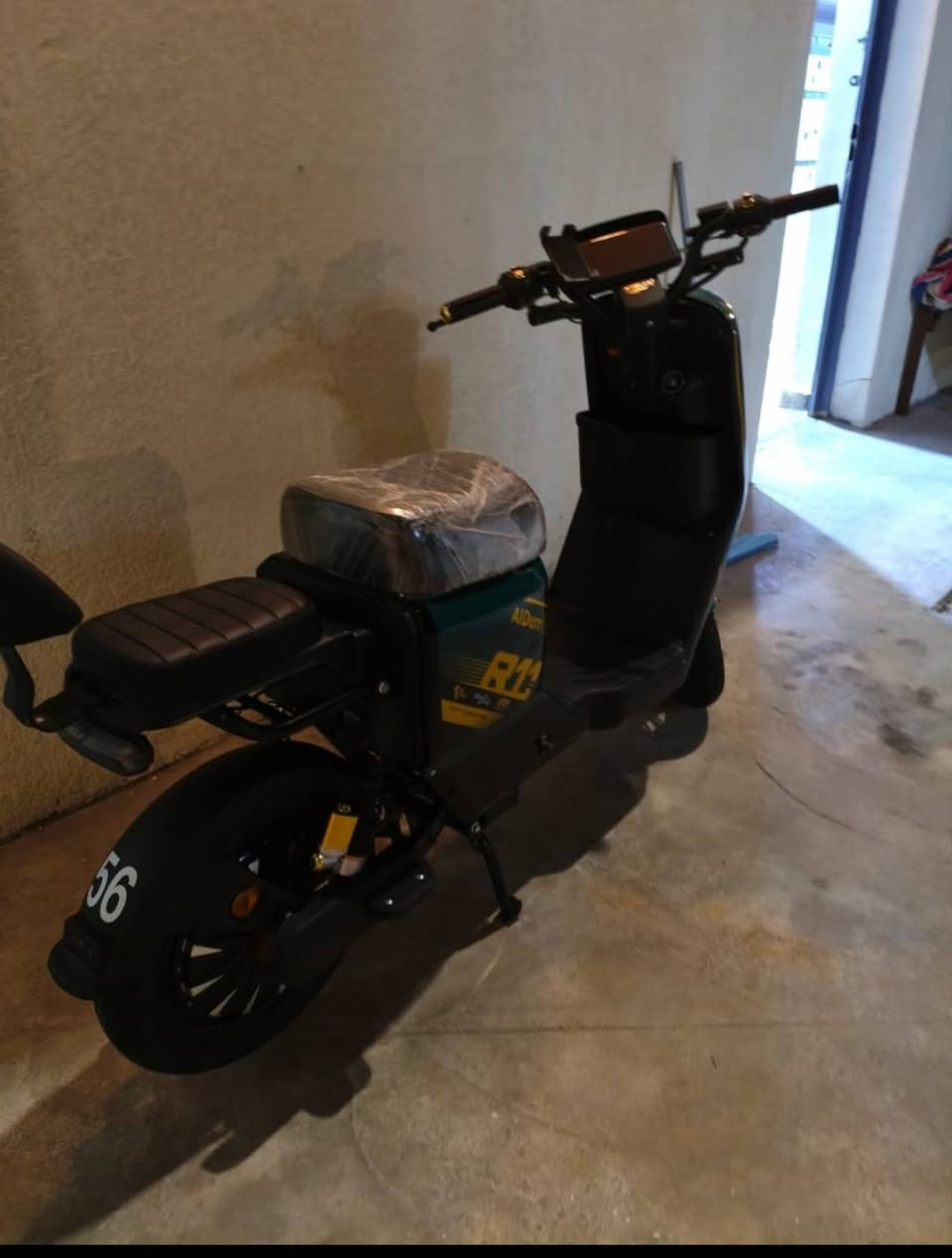 السلام عليكم ورحمة الله
التواصل واتساب فقط  
دراجه شحن R11 مستعمله شهرين ونص 
نضيفه كلش اخت الجديده  ومكفوله لا داخله 
تصليح ولامفتوحه وبطاريتها مفولات مابيهن نقص 

سعرها 600 وبيها مجال قليل للشراي 
رحمة لوالديكم اذا مو شراي لا تراسل 
مكاني الامن الداخلي 
للتواصل واتساب ***********
