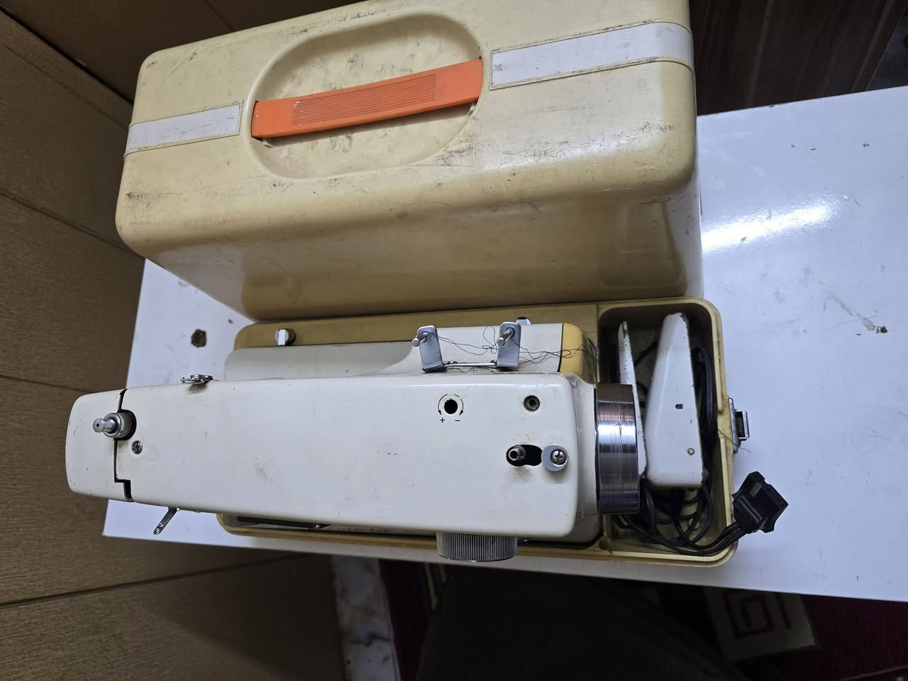 السلام عليكم مكينه خياطه
تطريز وعدل نضيفه ١٧٥ وبي مجال 
وكو نوصيل بكروه داخل بغداد
***********
