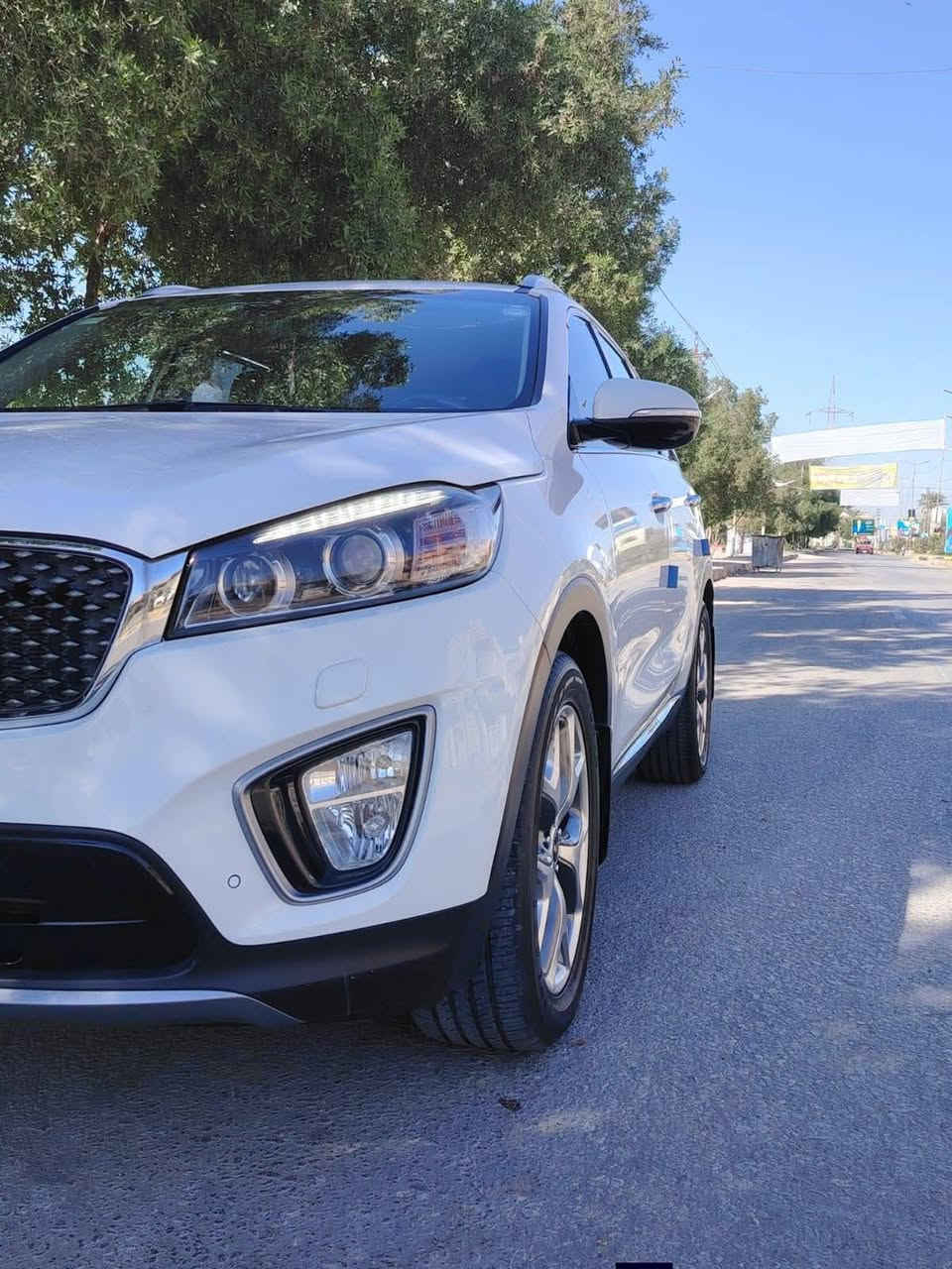 سورنتو وارد ابيض بيها قطعة واحدة بدون دواخل موديل١٦ بابل مكينة ٢٤٠٠ وكير مامفتوحات السيارة بحالة جيدة  السعر ١٨٢ للتواصل ***********
