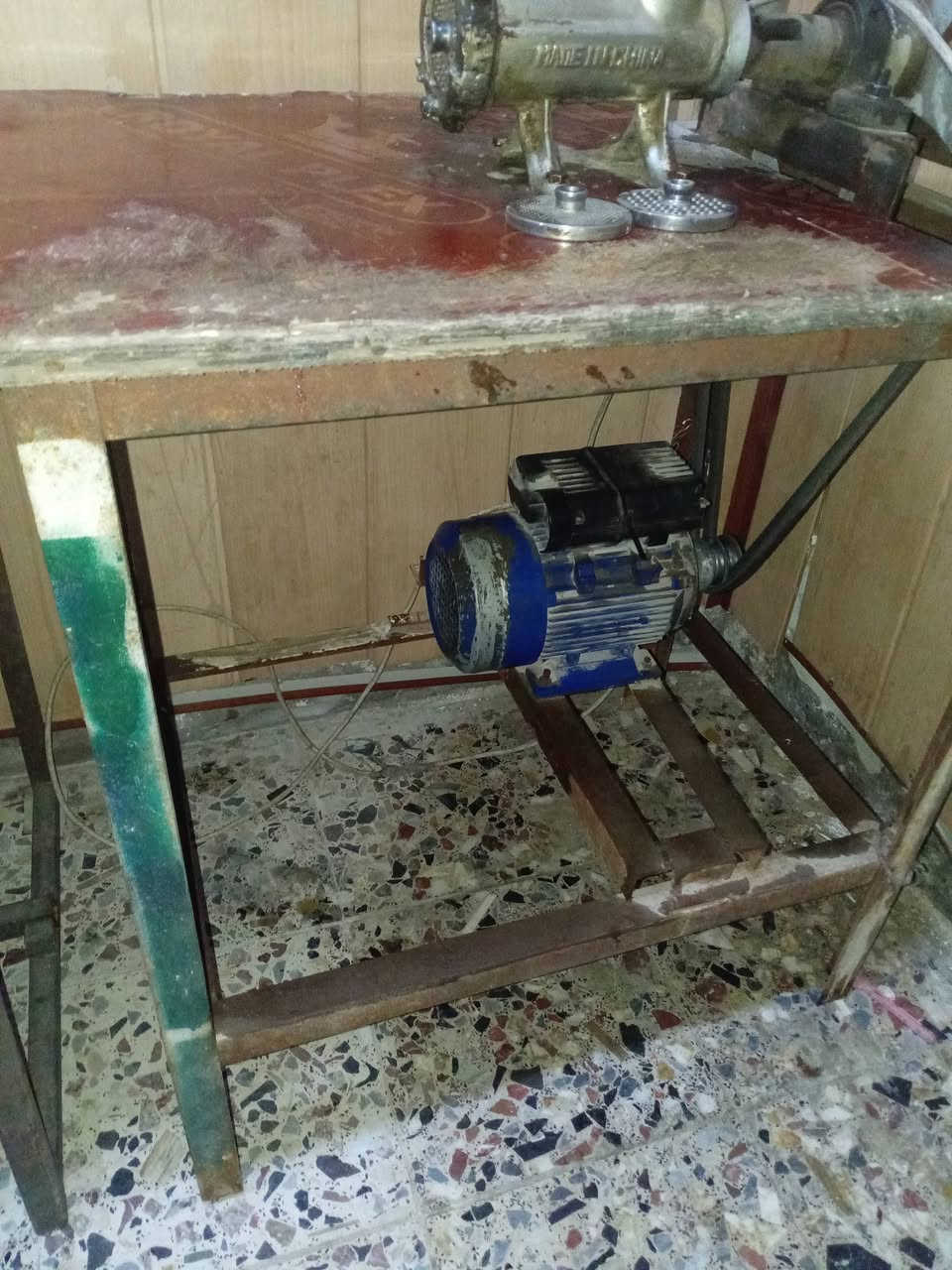 مثرامه لحم مستعمله شغاله وع الفحص سعرها ٢٥٠وبيها مجال


**إذا كنت صاحب هذا الإعلان وتريد حذفه لأي سبب، رجاءا أرسل رسالة إلى الدعم الفني**