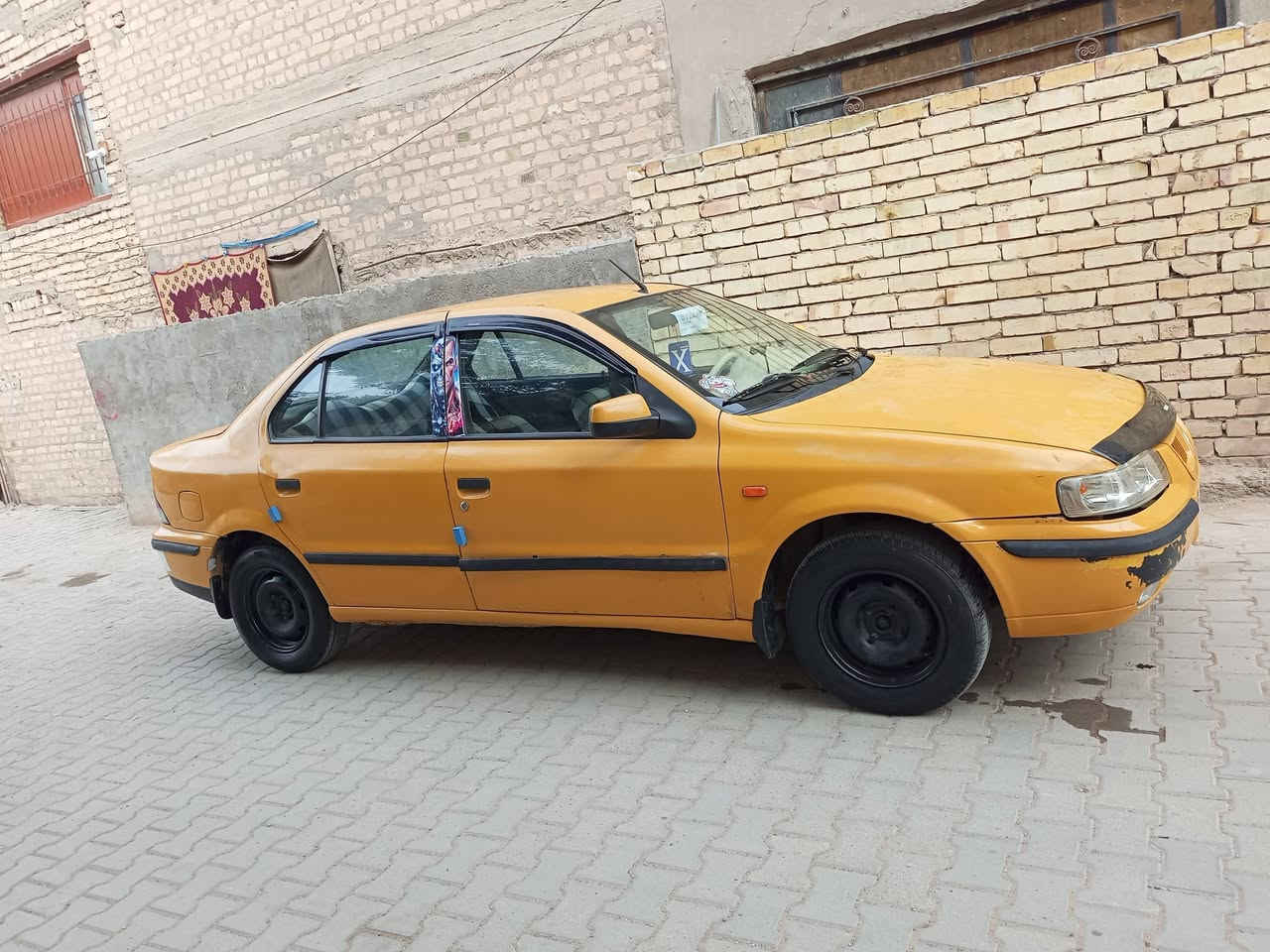 السلام عليكم سمند للبيع موديل 2010 مكينه وكير فرنسي ومكفولات صدر امامي خلفي جديد تخم تاير جديد كهربائيه شغاله ضفيره جديده سياره بسمي صالي سبوع من محول يعني هزه جديده ومصفره من كلشي سعر 33 ورقه/ رقم الهاتف *********** / عنوان بغداد حي اور
