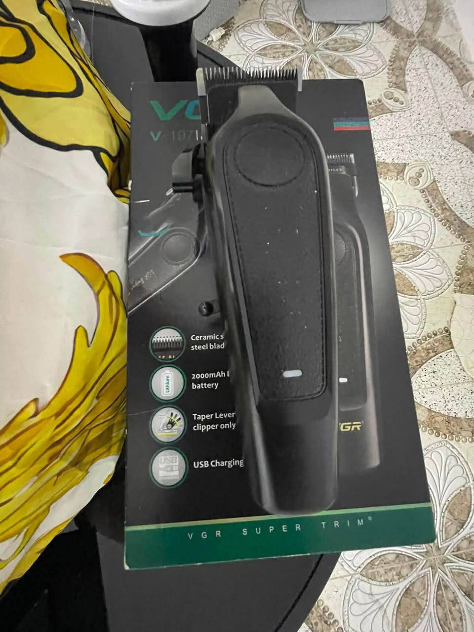 السلام عليكم 
عده حلاقه كامله للبيع
مكينه حلاقه كبيرهVGR
مكينه صفر وتحديد VGR
مقص✂️ 
نمر عدد6 لكل القياسات
كيبل شحن للمكينه
فرجه تنظيف المكينه 
فرجه تنظيف الرقبه 2
بخاخ ماي
فوطه روب حلاقه 

للتواصل خاص 
او ع رقم ***********وبي واتساب
