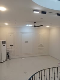 إسلام عليكم صباغ وطلاس متفرغ حالين شغل نضيف ومرتب ولتزام بل مواعيد ٠٧٧...