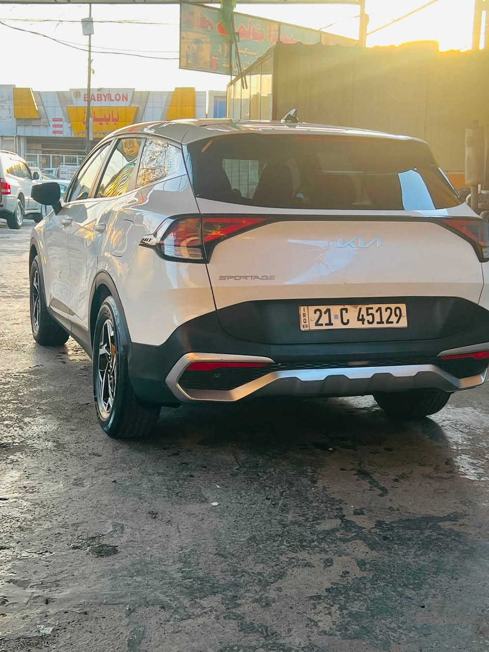 سلام وعليكم
كيا سبورتج وراد أمريكي  لارج 

كير مكينه مكفول 

كمينه GDI 2500

سياره بدون صبغ 

بارد فقط مكانات سونار كلشي موضح بي 

ماشيه ١١٠

لون صدفي 

السعر ١٧٨ وبيها مجال بسيط 

مكانها بغداد البلديات 

***********
