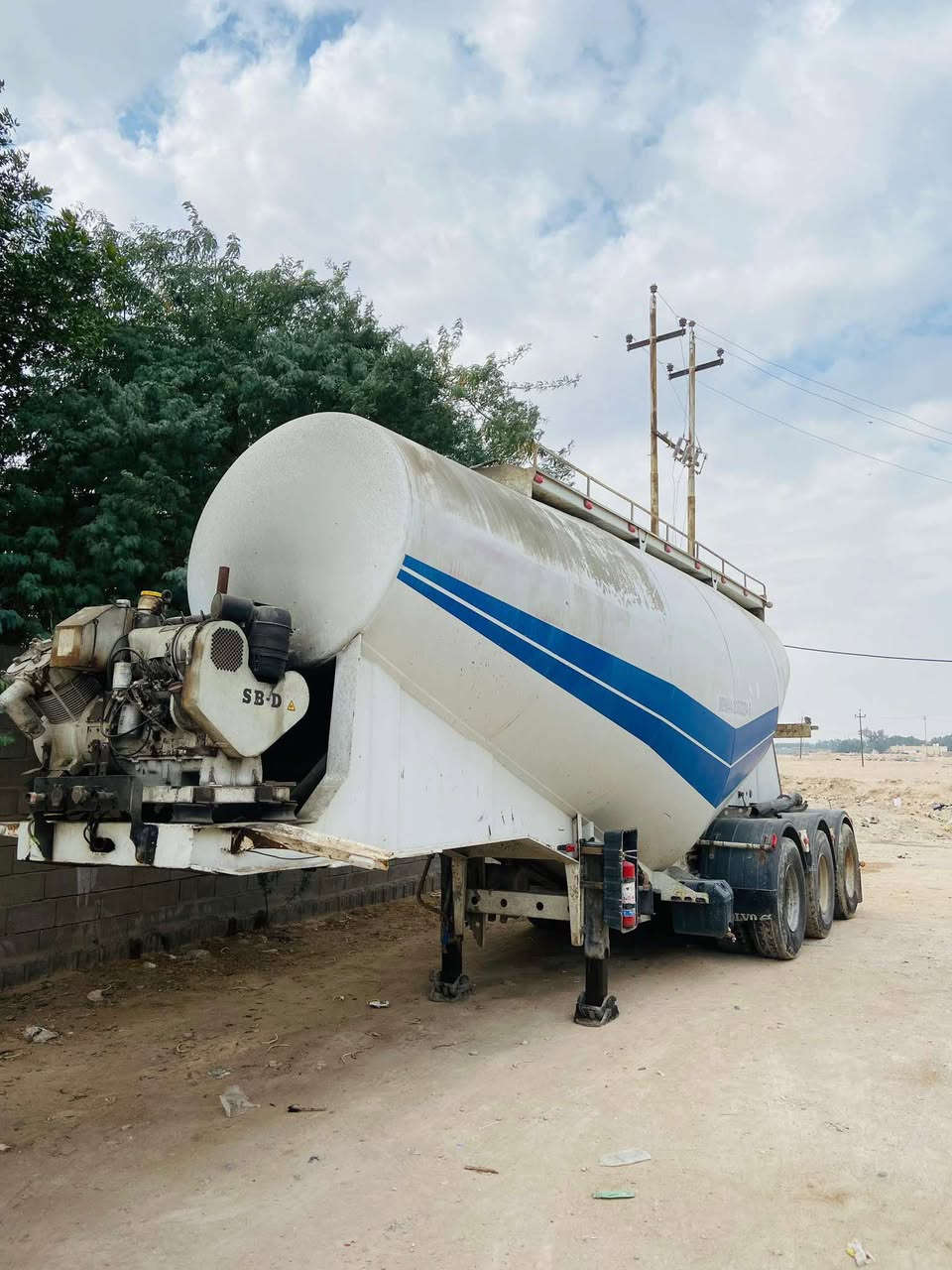 سلام عليكم 
للبيع بطل سايلو طارق جديد 2019 جاهز و مكفول ( 40 طن )
السعر : 145$ 
العنوان : البصرة - الزبير
للاستفسار : ***********
***********
‼️ ملاحظة الصفحة مخصصة للنشر و الاعلان فقط عن كافة الشاحنات و المعدات الثقيلة ‼️
