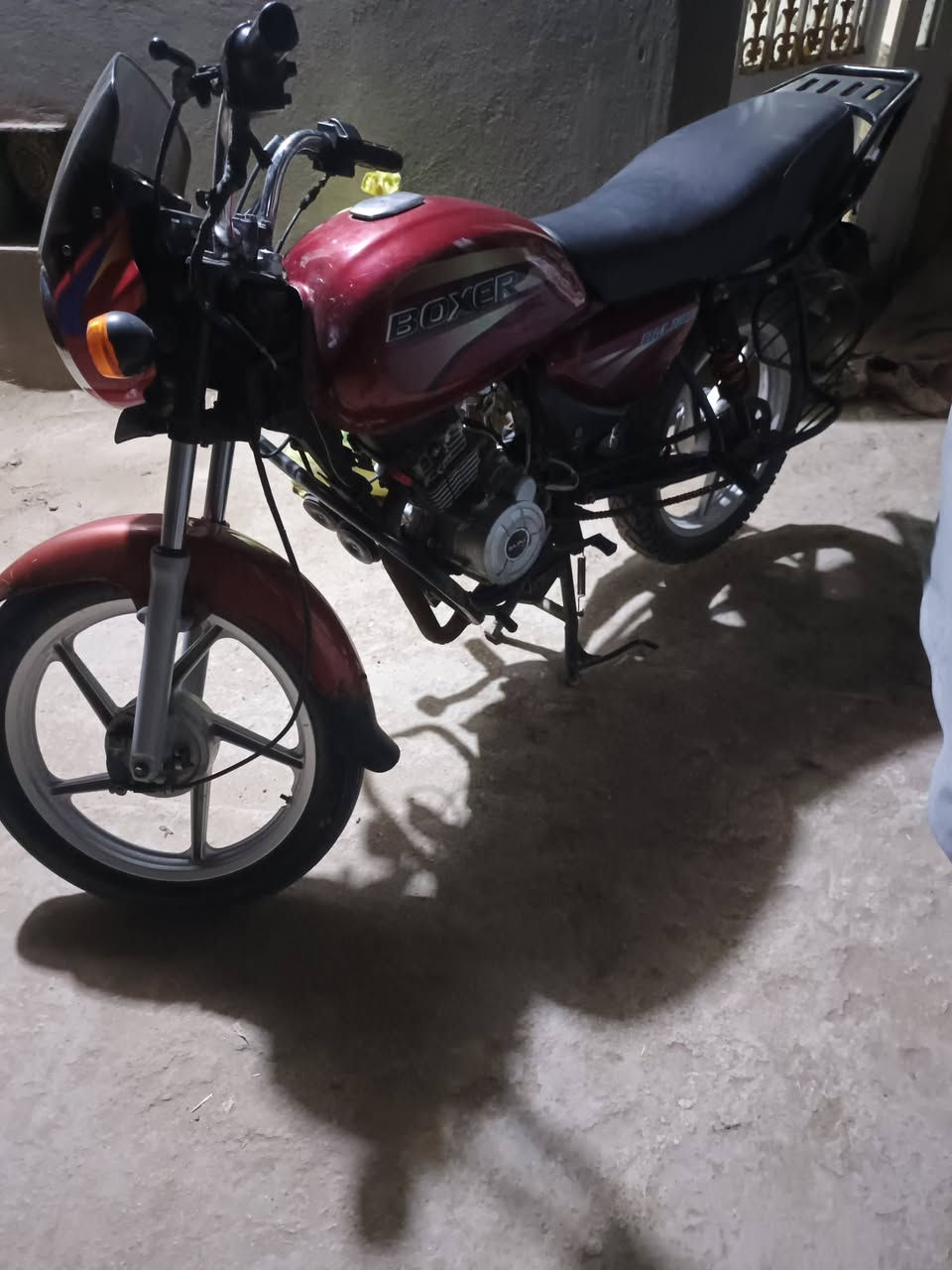 سلام عليكم شباب بوكسر للبيع اوراق أصولي محرك خير من الله لا تبخير ولا تتدخين السعر 850وبي مجال ***********
