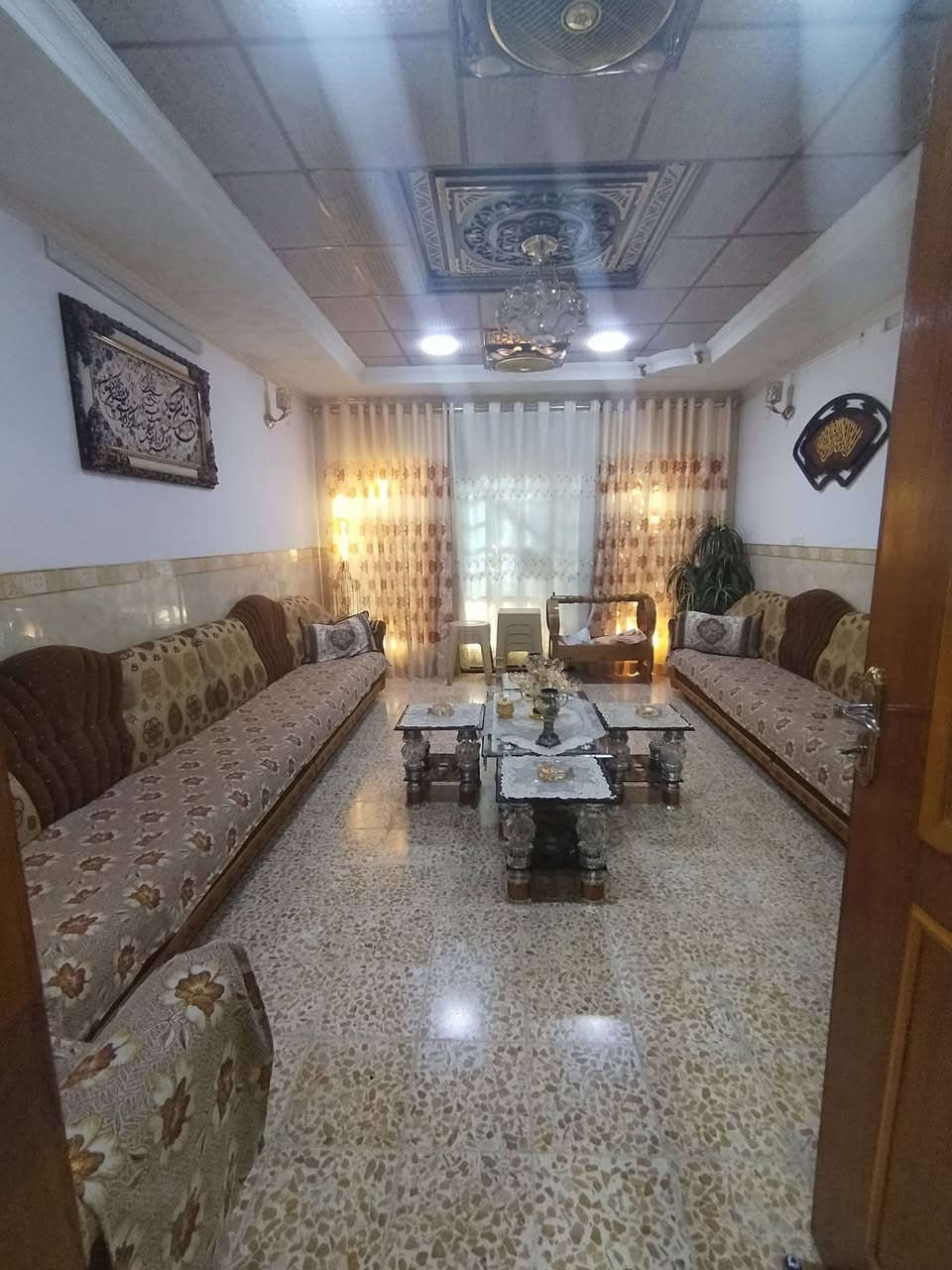 🔴 دار للبيع 🏘🔑🔑FOR SALE 

🔴الموقع👀 حي البكر شارع الأطباء قرب ابو دعاء العطار

🔴 ملك صرف طابو الزهور

🔴مساحة الدار ( 330 ) متر

🔴الواجهة (15) متر

🔴 طابقين بناء قديم محدث 2022

🔴 يتكون من 6 غرف نوم وهول عدد 2 واستقبال ومطبخ وصحيات.. 

🔴للأستفسار عن عروضنا العقارية المتميزة وأسعارها ⤵️مراجعة

          🎖تاج الملوك للعقار🎖
     

🔴العراق↔️الموصل↔️ حي البكر سايدين كنيسة تايتنك مقابل البسة الأصدقاء أو ألتواصل معنآ ⤵️على الارقام
☎️(***********) ابو حسن
☎️(***********) ابو حسن
☎️(***********) ابو عماد 
☎️(***********) ابو عماد
