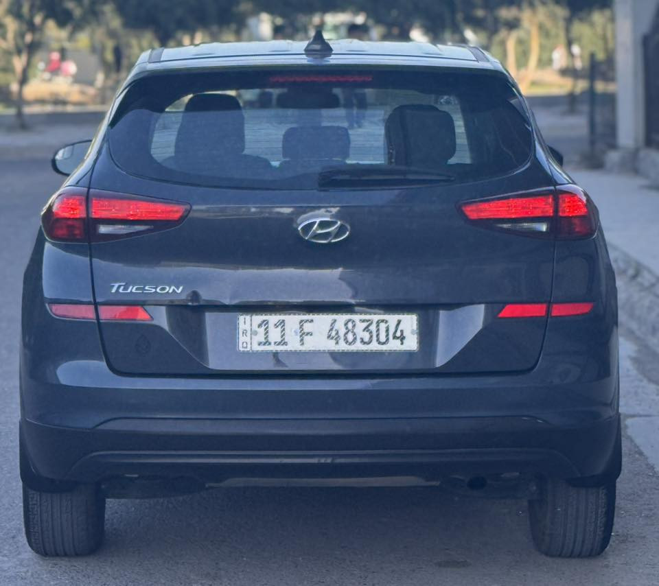 السلام عليكم 
هيونداي توسان  2019  امريكي 
رقم بغداد بأسمنه تحويل مباشر 
ماشيه 88 ميل 
حادث صبغ بنيد فقط بدون دواخل وحافه الجاملغ بارد 
لغد شاصي مكفول 
رقم الشاصي : KM8J23A41KU923290
كير محرك تبريد صدر كهربائيات كلها وضع شركه 

مواصفات : ( محرك 2000 Gdi ، تحكم استيرن ، شاشه ، كامرا ، وضعيات قياده ، تحديد مسار ، سايد بريك بصمه ، اوتو هولد ، كشنات وارضيه جلد ) وباقي المواصفات المعروفه 

السعر : 148 وبيها مجال بسيط 
العنوان : بغداد / الكرخ / حي الحسين 
الهاتف : *********** ( متوفر واتساب )
