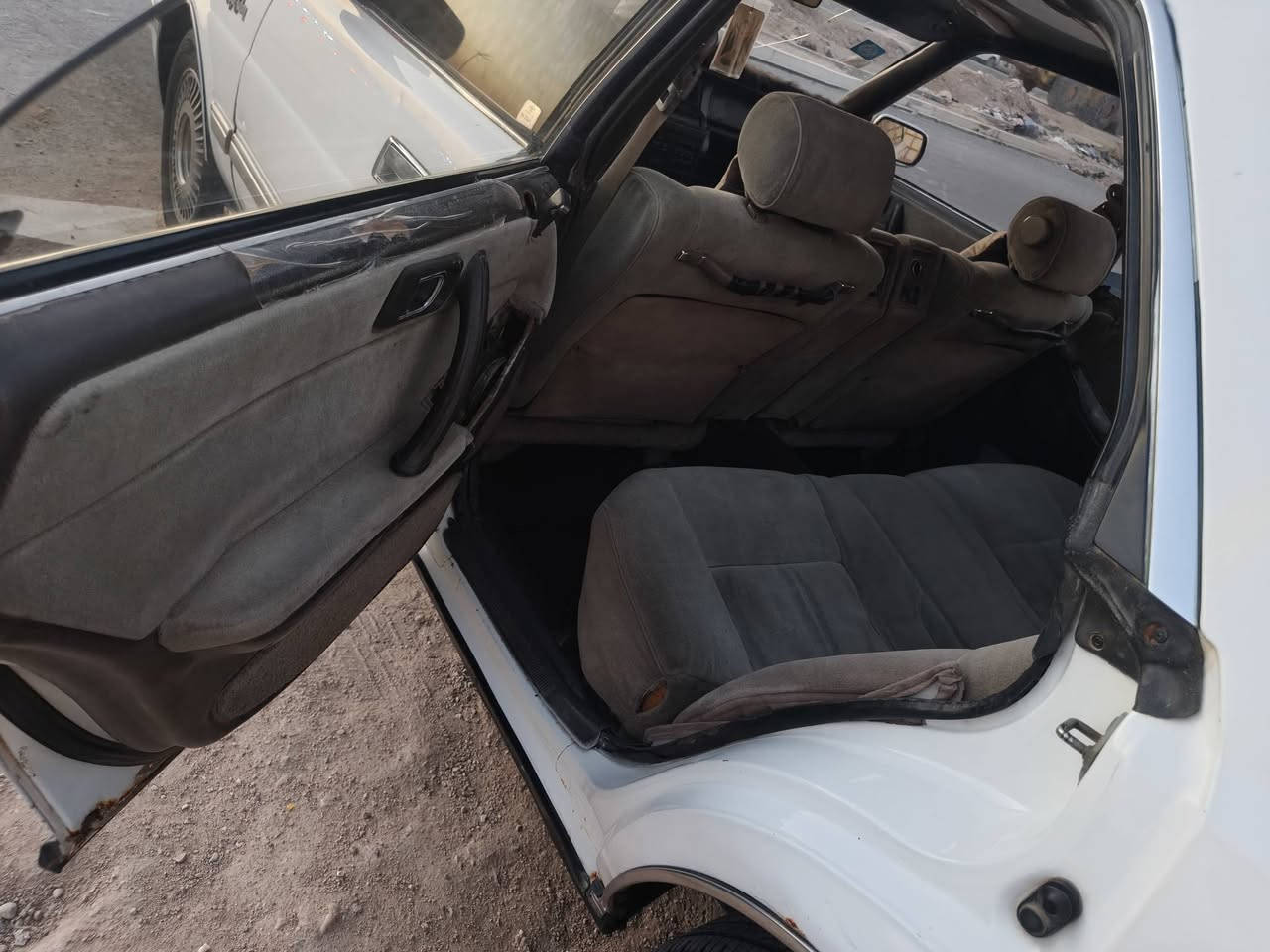 السلام عليكم هارتوب للبيع موديل 91سياره مكفوله كفاله عامه من ضربه من صبغ من تبديل مكينه كير تبريد كوله شرط حداديه تخم تاير رقم واسط دولي سنويه نهايت ال29تحويل مباشر سعر45وبيها مجال ***********تصال وتساب ماسنجر مااتواجد
