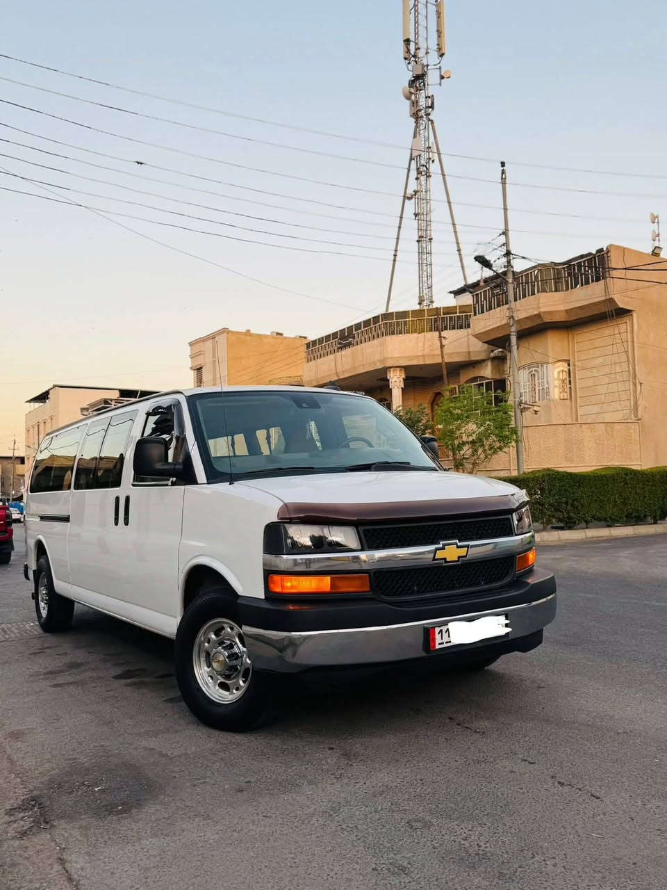 السلام عليكم للبيع فان سفانه موديل ( 2019 )
السيارة جاهزة مكينة 6100 كير 1000 حدادية تبريد
طخم تاير برجستن لاصلي  ويل كب  باب سلايت السيارة حادثهة الباب الخلفي فقط ما مشتغلة على خط ابد رقم بغداد الدولي بسمي السعر ( 240 ) وبيهة مجال قليل الشراي 
العنوان البصرة لاستفسار ***********
