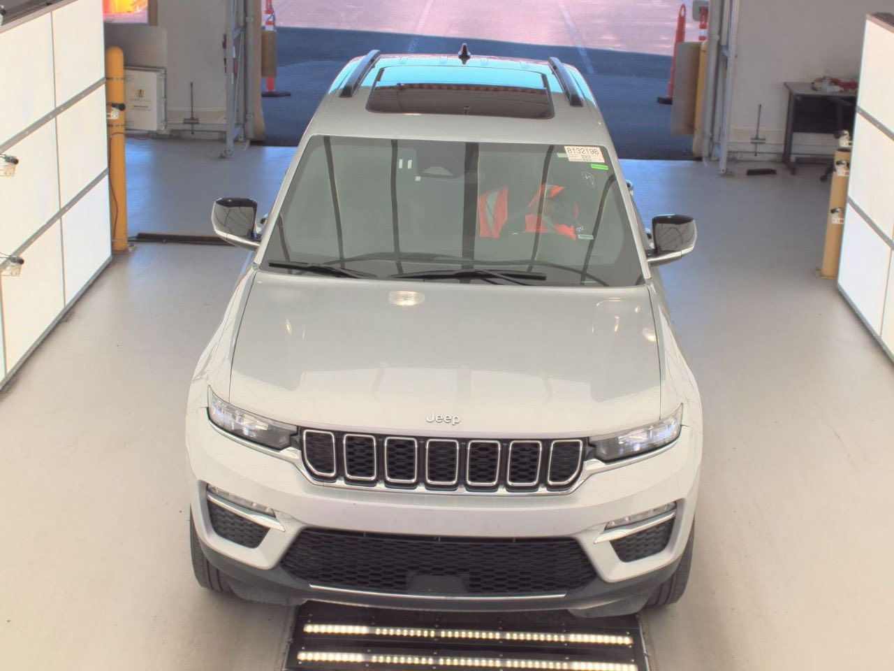 السلام عليكم
السيارة مرقمة بغداد الجديد

للبيع فقط السعر معقول ومناسب اتصل وشكد بيك خير ودلل 

الرقم او واتساب

***********

جيب هايبرد موديل 2024 وارد امريكي

الحادث  / كلين تايتل كفالة عامة ✅ سيارة خير من الله بس من امريكا بيها كلير جتي السيارة كما واضح في السونار 

فول مواصفات 

بانوراما

شاشات 

رادارات وتوقف ذاتي 

خساسات

تحديد مسار 

وبعد بيها هواية مواصفات 

البطاريات كلها مكفولة وشرط الفحص 

الكهرباء والهايبرد 

محرك كير حدادة كشر كلها مكفولة وشرط الفحص 

السيارة كاملة مكملة الف متصرف عليها 

الرقم بغداد الجديد

مكان السيارة بعقوبة 📍ديالى
