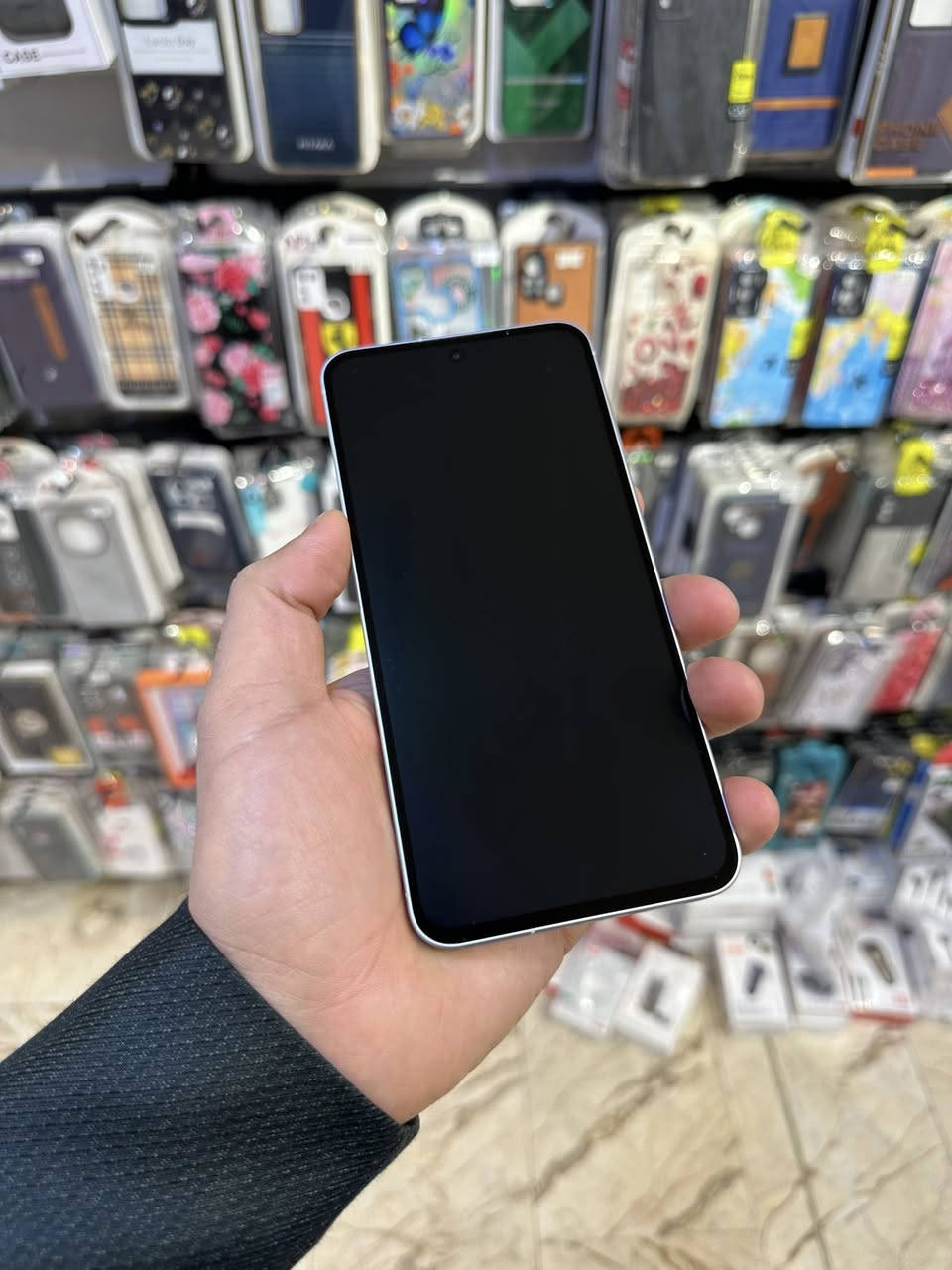 السلام عليكم
Samsung A56 256/8GB
نظافة ‎%‎
باكيت وكيبل أصلي
مكفول من التصليح ومن أي خلل
مستعمل شهر واحد فقط
السعر 340 قفل
مكاني بغداد العامرية
***********
لا يوجد توصيل
