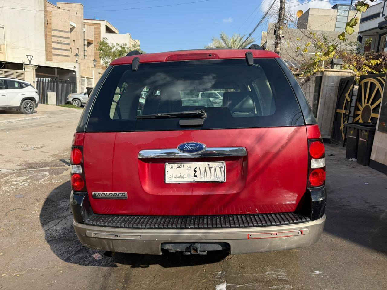 فورد اكسبلور موديل 2010
ماشيه 100 الف ميل 
وارد امريكي 
من امريكا حادث حرق تنته فقط 
بالعراق حادث جاملغ ايمن وبعده ما مصلح
***********
