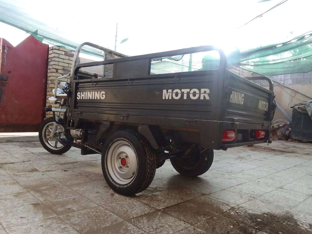 السلام عليكم شباب ستوات جمراه لبيع نظيفه ما بهيه شي 2023 سعر 2 مليون بهيه مجال ***********
