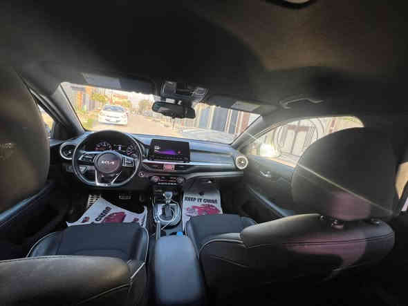 السلام عليكم 
كيا فورتي (جيتي لاين)2023
السعر(167$)وقابل للتفاوض 
المواصفات 
بصمه 
رادار امامي(توقف ذاتي)
رادار خلفي 
رادار جانبي 
مثبت سرعه 
فول تحكمات ستيرن 
شاشة كبيره تدعم (كار بلاي)
كامره دواره 
تشغيل عن بعد 
لايت لد
بك لايت لد 
اشاره بالمري 
محرك 2000دوش 
ثلاث انظمه قياده 
ماشيه 24500ميل وقابل للزيادة 

الضرر (ربع جاملغ امامي الاصلي جهه الساىق معدل بارد وشوية من الهلال الخلفي جهه خلف النفر معدل بارد فقط ،بدون صبغ بدون دواخل بدون ايرباك )
رقم الشاصي 
3KPF54AD2PE656688
مكان السيارة موصل/اربيل 

للتواصل  الاتصال على رقم(‭0770 166 0281‬ واتس ورقم )
