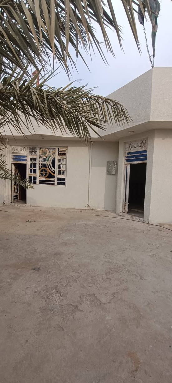 سلام عليكم دار للبيع مساحه 300شارع نفط قرفتين صاله جبيره ستقبال مطبخ جبير بناء حديث مي كهرباء جاهز ***********/ ***********. سعر اتصال
