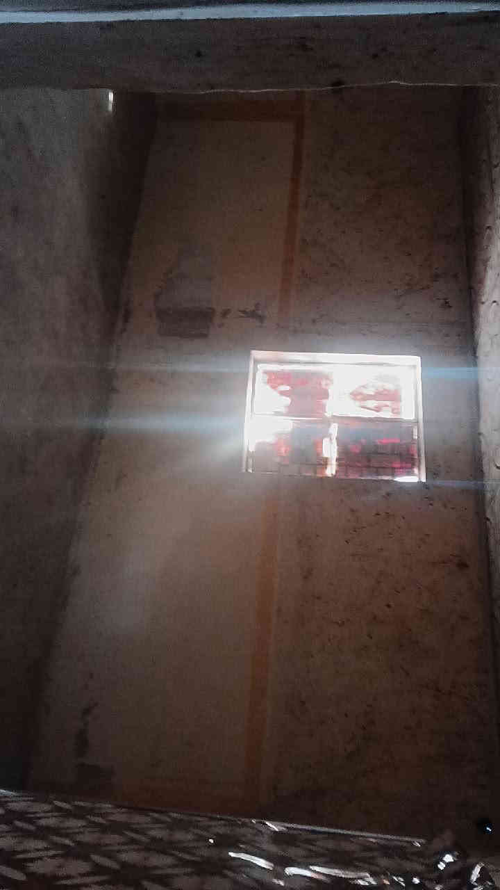 منزل في خانقين في منطقه مالكشا قرب المدرسه يم بيت الدكتور مساحه المنزل 180 متر المنزل غرفتين واستقبال ومطبخ ومحل جاهز مجاري البيت واساس المي والبيت كله كامل جاهز فقط بالسقف تشيكو وشغل شركه للصناعه يعني شغل مضبوط واصلي وما بيه اي عيب البيت والبيت سقف ثانوي بالكامل السعر 8 مليون وقابل للتفاوض ***********
