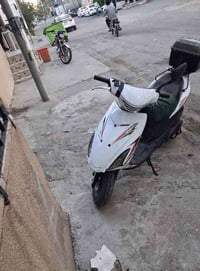 السلام  عليكم دراجه سرعه 140 نضيفه كلش  بدون اي نقص   دراجه باله كامله...