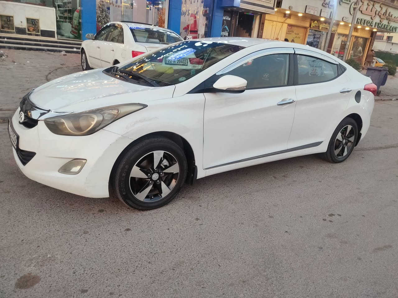 السلام عليكم 
النترة موديل 2012 خليجي 
السعر 118
الرقام سلمانية بسمي شرط تحويل تريد وكالة 
المواصفات 
العداد الحالي 234778
مكينة 1800دوش 
شاشة 
اشاير بل مري 
تحكم ستيرن 
تبريد فول منضومة جديدة 
بيهة جاملغ مال السايق بي بارد والباب الخلفي 
سيارة حلوة وخير من الله  متصرف عليهة شي
للتواصل واتس اب ***********
