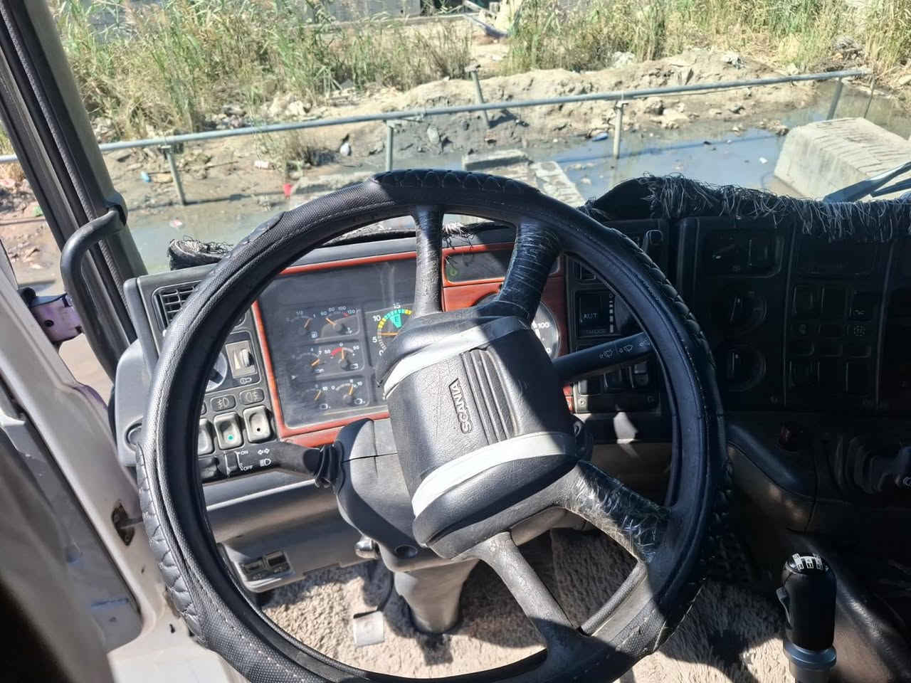 السلام عليكم اسكانيه موديل 2001
رقم بغداد تسقيط بسمي السيارة جاهزة للعمل كفاله عامه طخم تاير عربانه مزوج 22 السعر 230 
***********
