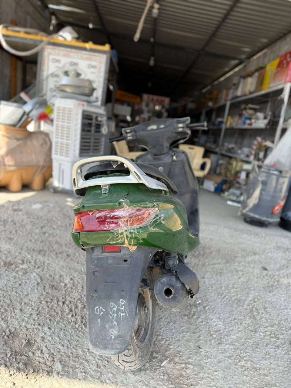 السلام عليكم فراشه للبيع مكفولة كفاله عامه نكره سلف صالنصه FM للدراجه باله صارله شهر من نزلته من الرمبه سعر 350وبيها مجال للتواصل ***********
