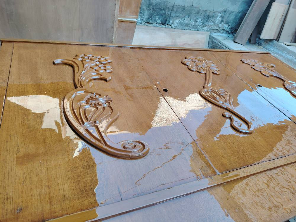 بوفيه تسكام 3 باب مصبوغه وجاهزه سعره 100 
غرفه شغله وسط كامله عده زاويه سعره 350 
جربايه نفر جديده سعره 35  
***********واتساب  
بادارة مصطفى شبع النجف, العراق
