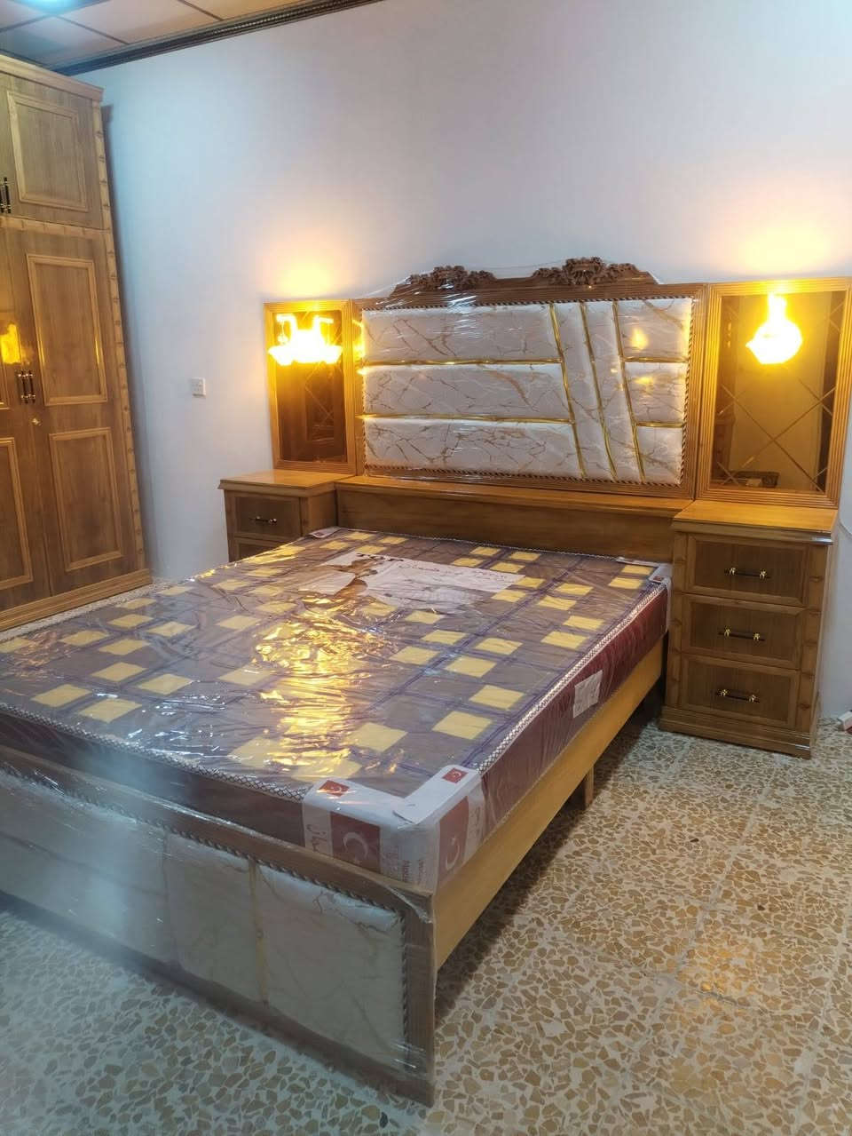 جميع انواع غرف النوم الصاج (نقدا) و (بالتقسيط) على 18 شهر بدون مقدمة
العنوان الموصل الجانب الايمن الصناعة القديمة اليابسات مقابل إعدادية الجزيره 

يوجد فصال حسب الطلب

المشمولين بالاقساط  مصرف الرافدين حاملي بطاقة الماستر كارد

التسديد يكون يدوي او الكتروني على رغبه الزبون (***********) الواتساب

