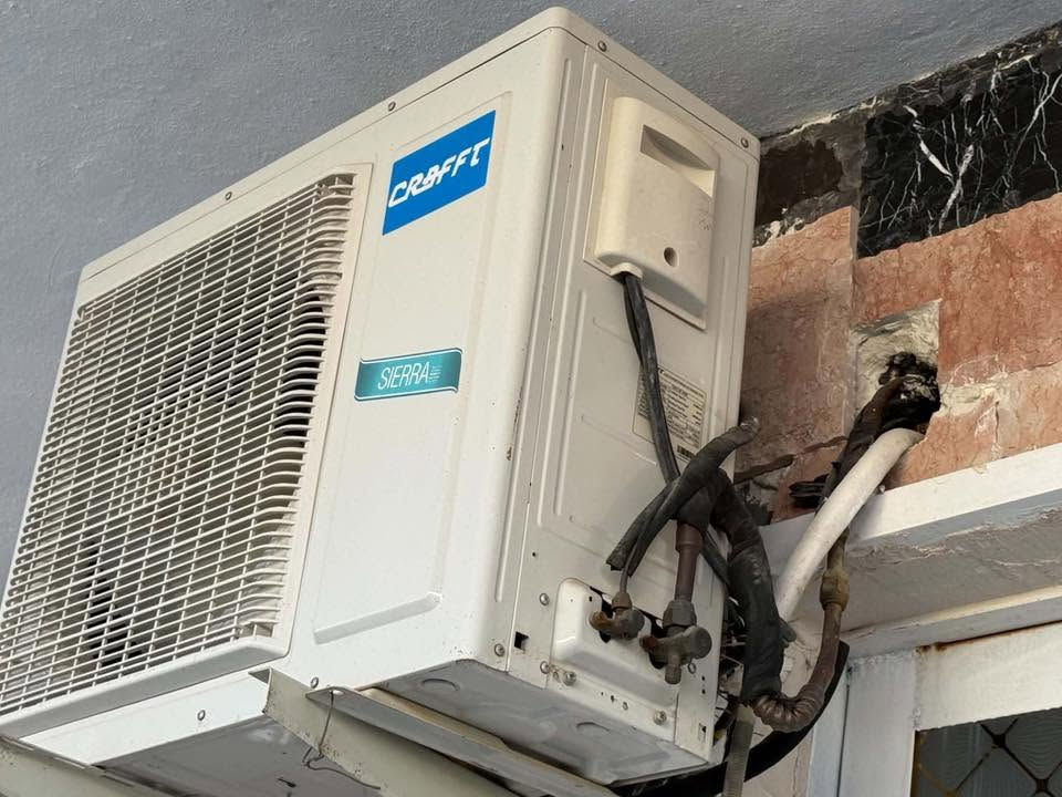 سبلت
تبريد ❄️
تدفئة🔥
للبيع :450 مستعمل شي قليل 
رقم الهاتف ‭***********‬
المكان📍الاسود المحمودية
