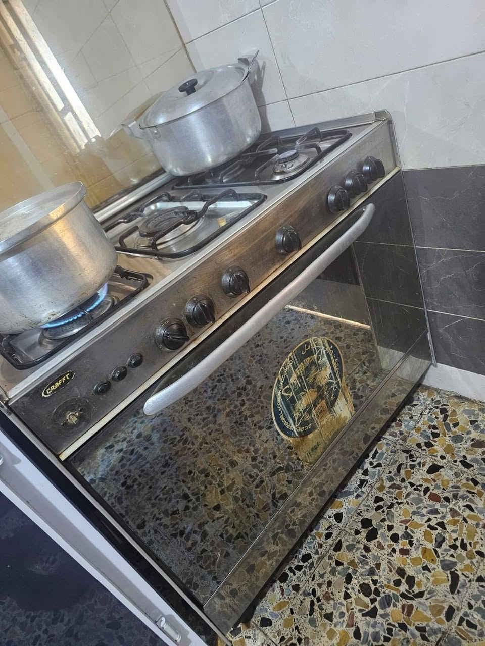 سلامو عليكم طباخ للبيع سعودي
5 عيون فرن شغال نظافته 95 من 100 السعر250 
غساله حوضين  للبيع  نضا95 من 100  السعر75
 مبردة للبيع شويه كشرهة   امولح  واتر بم ماطور جدد
السعر 100 
تخم راسي 10 مقاعد دوشمه بلدية بي شويه تلحيضات صبغ للبيع نظافه 95 من100 السعر  550 وبي مجال
العنوان العامريه  *********** وتساب ابو حمودي
