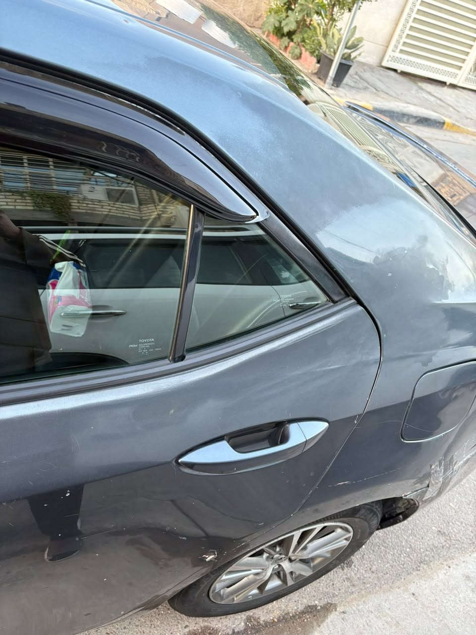 للبيع كورلا فول واحد ع واحد موديل 2014 حادثها باب خلفي وشوية من الجاملغ مكاني بغداد حي العامل ***********
