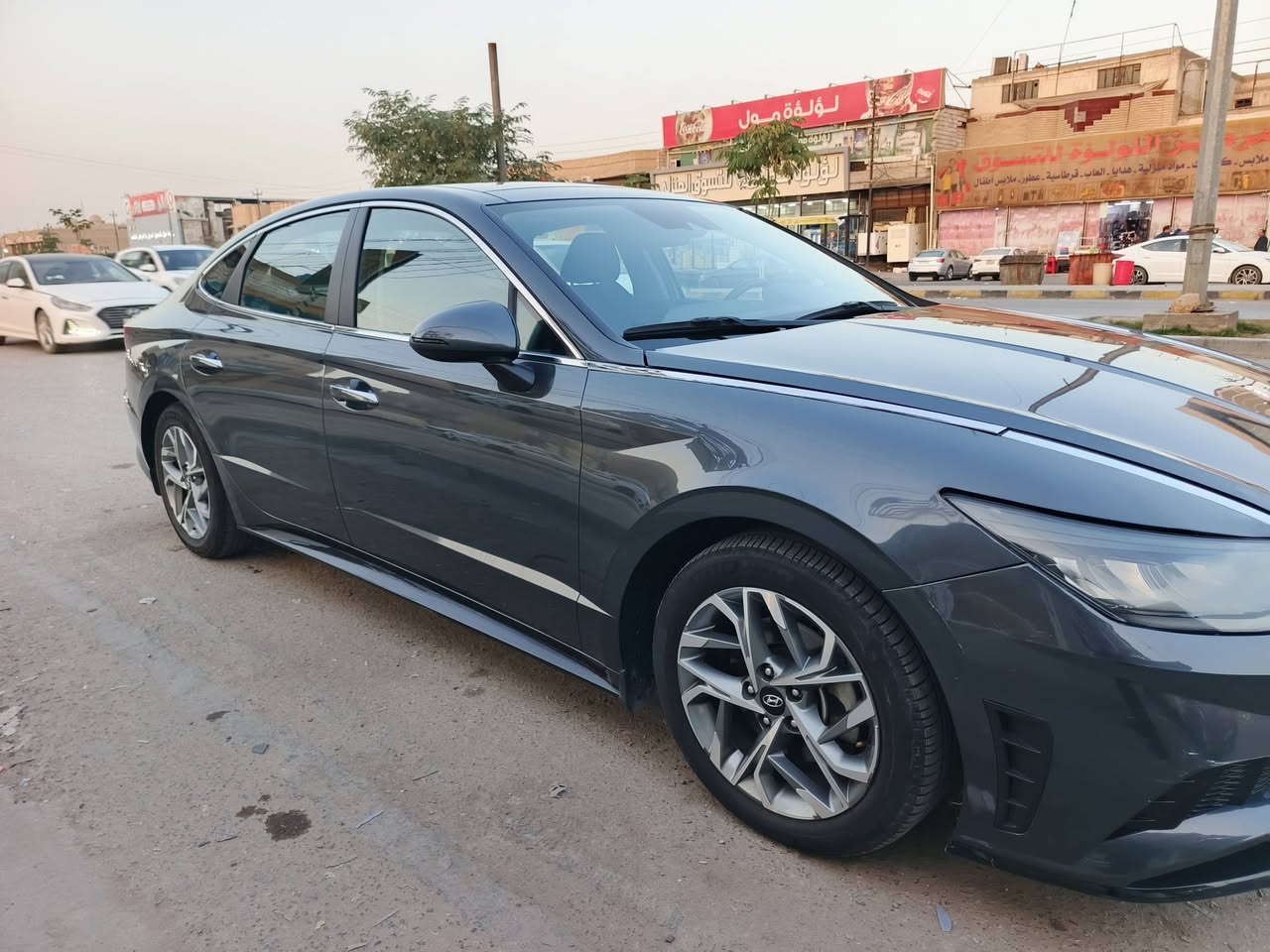 السعر 164 ورقه 
سوناتا 2023 موديل وارد امريكي 
فئة sel plus فول 1/1 رقم اربيل 
السياره   ضررها موضح بالصور بدون ايربااااااك ولاشاصي
شواصي كفالة
تحويل للمشتري او وكالة حسب رغبة المشتري . مواصفات sel plus 
كشنات جلد 
فتحة سقف بنوراما . بصمة تشغيل 
وتشغيل عن بعد وبوب بصمة
رادارات 360 جميع الجهات
مانع تصام من الامام والخلف 
كامرا خلفية دوارة 
شاشة ايباد تدعم كار بلي
2500 تنفس طبيعي
دشبول الكتروني متغير الوان حسب تغير أنطمة القيادة
درايف مود 3  انظمة قيادة
اوتو هولد
شحن مبايل واير ليس
تبريد قطعتين
كشن كهربائي 
تبريد بيانو منفصل دبل فريز
تحكمات استيرن جهتين 
كروز سرعة . شفتات استيرن 
تدفئة كشنات 
بك لايت لد . ولد امامي 
زينون عالي ناصي 
تحديد مسار قيادة آلية 
وباقي المواصفات معروفة 
النجف الاشرف
مكاني متوفر واتساب او الاتصال عالرقم
***********    
 164   سعرها  ورقة
