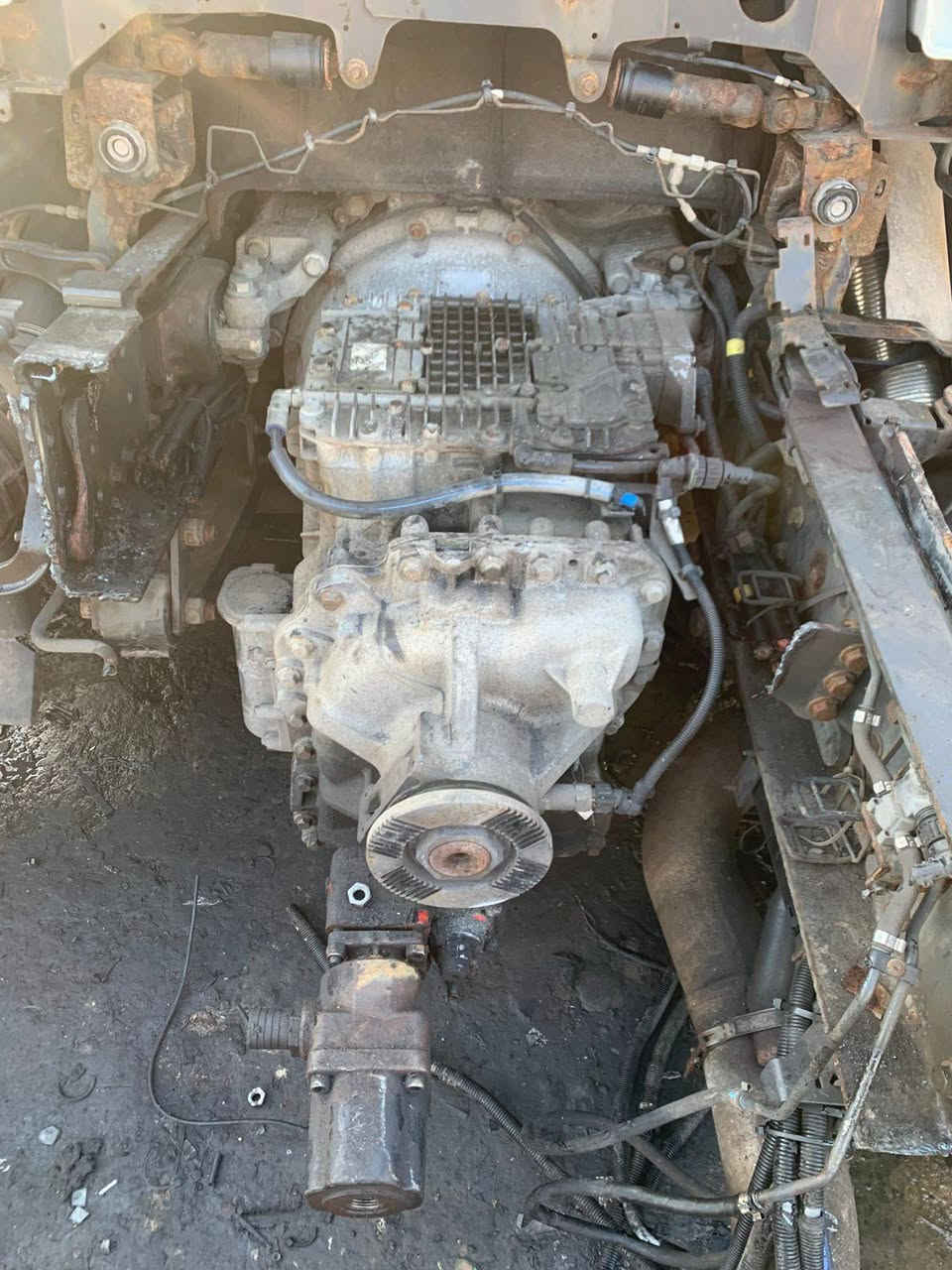 ٤ قطع رينو بريميوم ٢٠١٠ مقطوعة سكراب لبيع مع كامل غراظه سعر القطعة ٨٥ ورقة .....واتساب ***********
