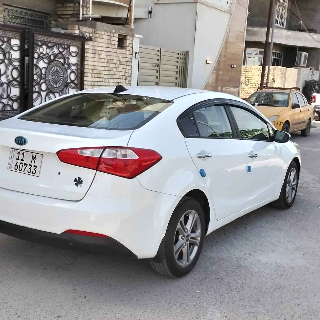 السلام عليكم سيراتو موديل 2014خليجي محرك 1600دوش الاقتصادي مواصفات السيارة 
مري شفط 
شاشة كبيرة 
اشاير بالمري 
صدر خلفي امامي جديدة 
تخم تاير ويلكب ماشيه88
رقم بغداد دولي بسمي العنوان بغداد حي الجهاد السعر113 اوبيه مجال
الهاتف *********** السونار موضح في الصور بغداد, العراق
