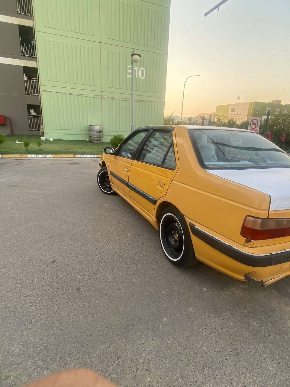 السلام عليكم بيجو بارص موديل 2010 كير مكينه خير من الله تبريدهه شغال بس فريز صدر امامي خلفي حداديه كهرباء كله جاهز السياره ب اسمي تحويل ثاني يوم 

سعرهه ٢٧ وبيهه مجال 

مكاني بغداد بسمايه 

***********
