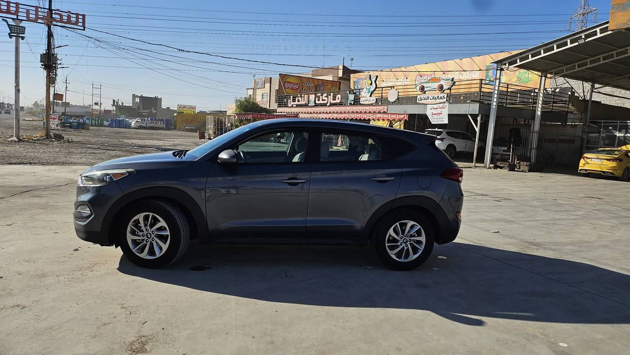 السلام عليكم
السلام عليكم
توكسون ٢٠١٨ امريكي 
٣ قطع فقط بدون دواخل 
سنويه هزه جديده 
بغداد مشروع وطني تحويل بكل محافظات 
نص مواصفات 
نظيفه بدون نقص نهائي
مكينه كير حداديه جديده 
ماشيه ١٠٠ الف ميل 
موصل حمدانيه 
سعر ١٤٥ وبيها مجال 
***********
