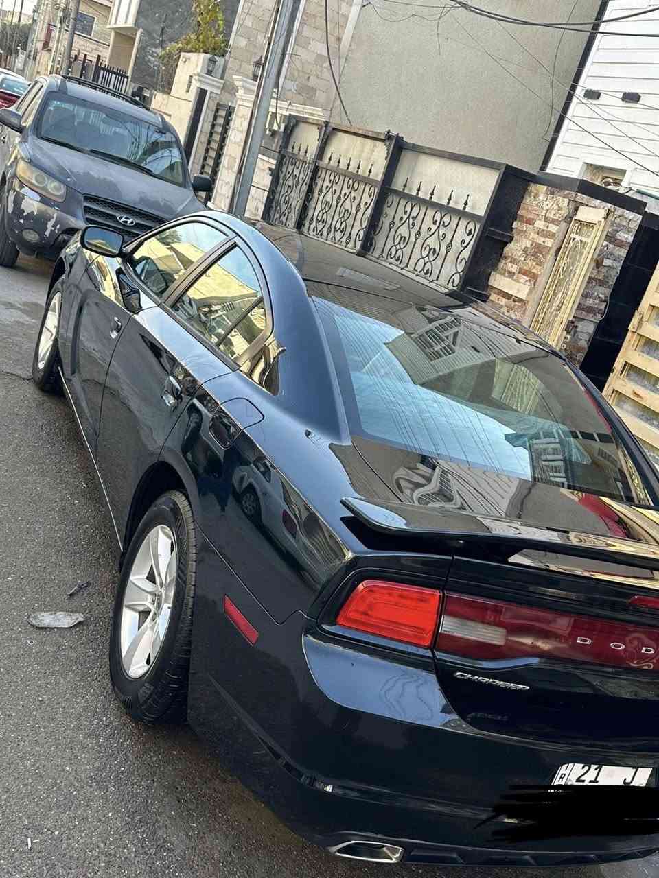 السلام عليكم للبيع فقط جارجر 2013رقم سليمانية بسمي لسيارة  ضربتهة من امريكا جاملغ وباب عكس السايق ولباب الخلفي مرشوش اكلير نفس الصفحة وبيهة بارد الباب الخلفي مال السايق موضح بلصورة لسيارة جاهزة من كلشي مابيهة اي نقص مكينة كير اكسل صدر ما مشتغلة خط ابدد امانة الله مكان السيارة بغداد البياع حي العامل السعر 140وبيهة مجال للشراي هذا رقمي للتواصل ***********
