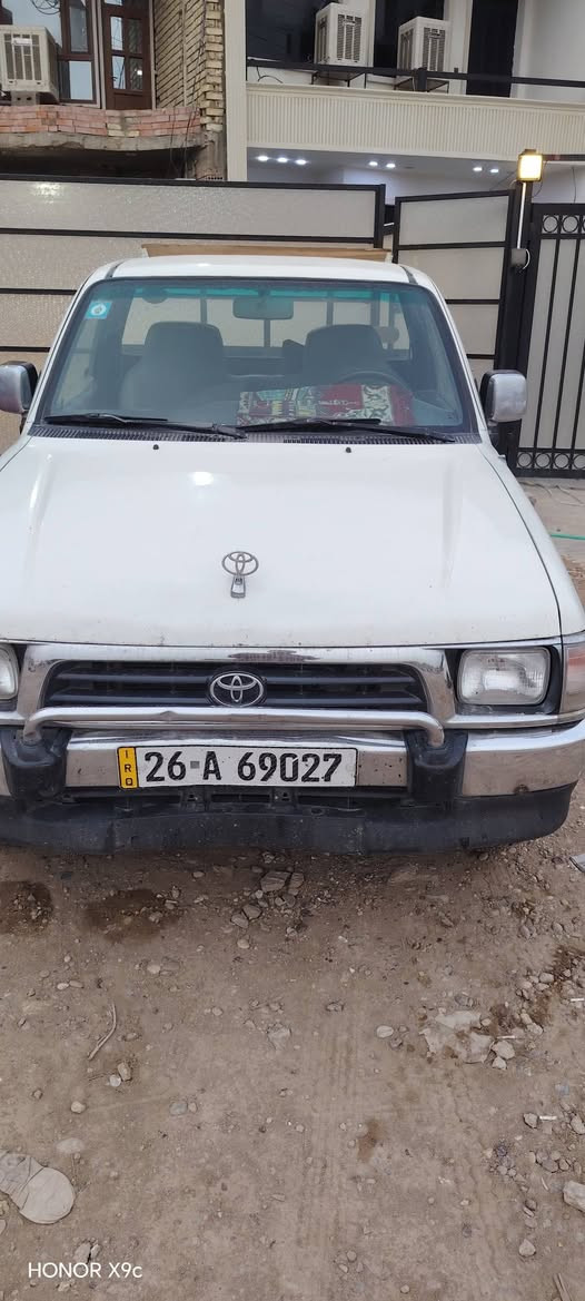 بيك اب تيوتا 2001 سياره نضيفه كلش ومكينته وكيرها مكفولات سياره بحاله جيده رقم صلاح الدين بسم الوالد مكان بغداد والسعر 90 

***********
