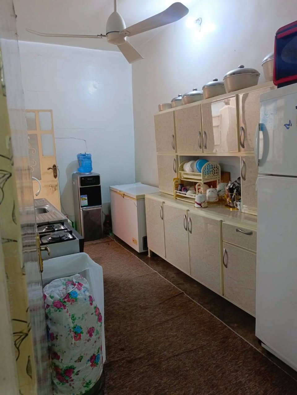 بسم الله الرحمن الرحيم بيت للبيع توله فروش قرب جامع الرحمان مساحه110متر نوع العقار(رقم بلديه ) معاملة الطابو جاهز بناء طابق واحد عدد غرف نوم1
استقبال 
منور 
مطبخ حمام صحيات 2
ترك صغير خلف البيت+ طرمه امام البيت السعر 37مليون وبي مجال رقم الهاتف***********واتساب
