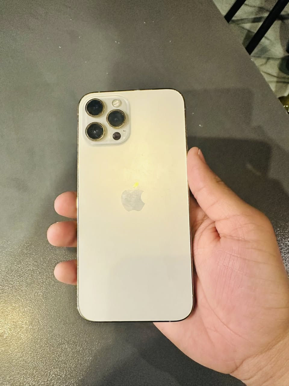 سلام عليكم شباب 12promax   ذاكره١٢٨ نضيف نضافته ٩٨بلميه فقط مبدل بطاريه ١٠٠ السعر ٤٣٠ موجود ع خاص ***********
