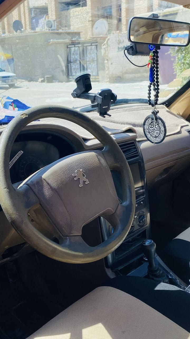 السلام عليكم بيجو 405 للبيع موديل 16 السياره قبل 3 اشهر اخذتها جهزتها كامله درايم شفتات جدد كهربائيات جدد شغال بيها نواقص قليله قفال باب بصف السايق تلبيسات مساطر مال بيبان شغلات خفيفه سنوية منتهيه صارلها 5 سنوات من اخذتها غرامات تقريبا 50 الف انه اشيلهن بس هيئة من خذيتها ماعرف شكد 100 او 200 يطيحن من السعر 40 وبيها مجال حك سنوية منتهيه والهيئة فقط تجي تشوف بعينك اوديك او انطيك رقم راعيها شرط تحويل 

وتساب فقط ***********
