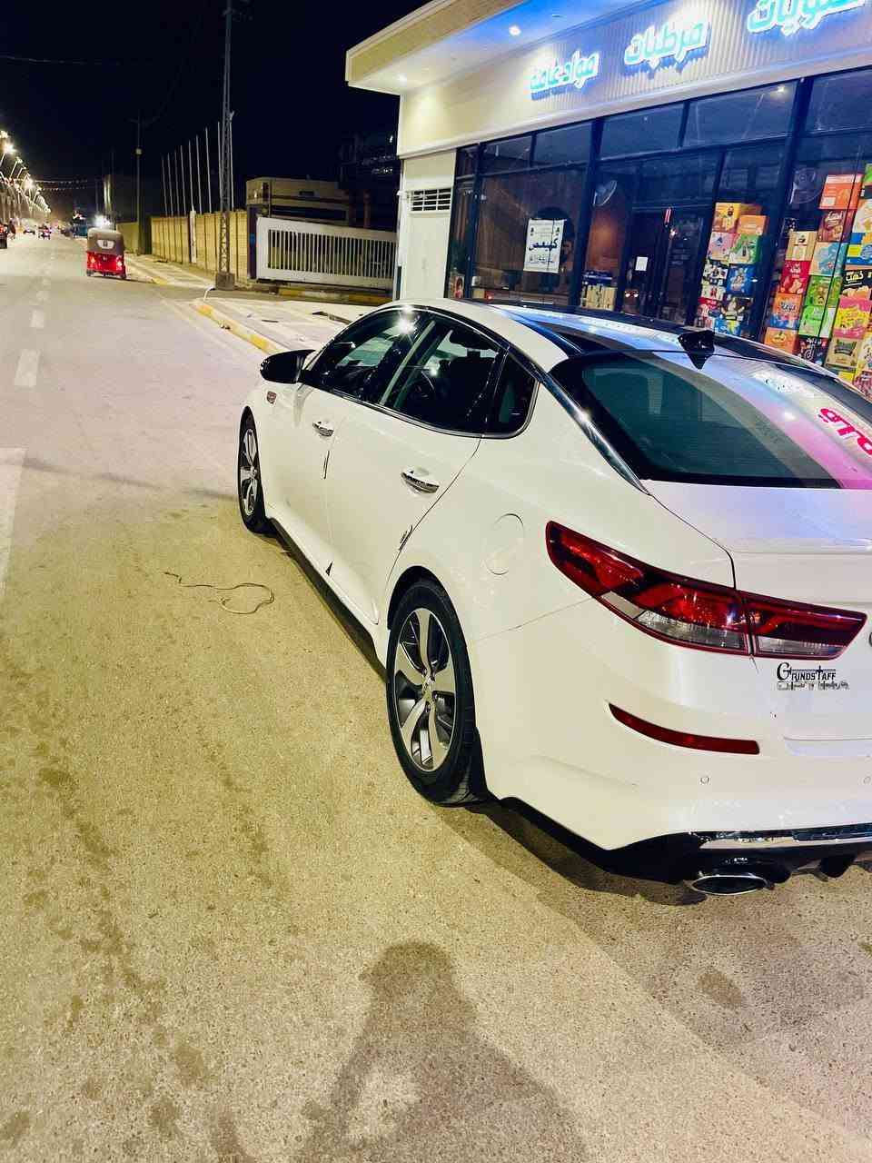 كيا اوبتما موديل ٢٠١٩ فئة S فول مواصفات
محرك تنفس طبيعي GDI سياره بدون قطرة دوانز علئ وضع الشركة گير ومحرك 
ماء زيتي وكالة 
دهن كله اصلي 
السيارة ماشية 91 فقط 
سيارة ولا مسج بالدشبول جيك انجن طافي حجر بيئة بيه سيارة علئ وضع الشركة 
حادثة بنيد فقط تبديل اصلي 
❗️كشنات جلد بلادي 
بانوراما 
بصمة تشغيل وابواب وصندوگ 
رادار امامي يعمل تحديد السرعة والمسافة بينك وبين السيارة المقابيلك 
رادار جانبي 
رادار خلفي 
كشن السائق كهرباء 
تبريد منفصل لمس DUAL
شاشة بلادية لمس 8 انج ( تحتوي على نظام اندوريد + نظام IOS) وهارد داخلي 8گيگيا مع انكانية فتح الخرائط العراق 
مراية عاكسة للضوء العالي 
نظام النقطة العمياء بالمراية الجانبية 
نظام التنبية عنده الرجوع للخلف 
حساسات خلفية 
نظام ترحيب والانارة الداخلية وانارة اليدات الابواب الامامية عند الاقتراب 
شاشة كشف الاعطال 
لايت امامي زنون اوتو عالي ناصي 
سستم سماعات 
انظمة قيادة اقتصادي - اعتيادي - سبورت 
صندوك ذكي يفتح عنده الاقتراب 
انارة داخلية ثلجي بلادي 
نظام GPS
كامرة دواره 
تحديد مسار 
لايت وبگ لايت لد 
ويل حجم 18  
دبل گزوز 
دفيوزر رياضي
فول تحكم ستيرن
سيارة رقم بغداد بأسمي تحويل مباشر 
مكان سيارة واسط / نعمانية 
سعر 154
***********
