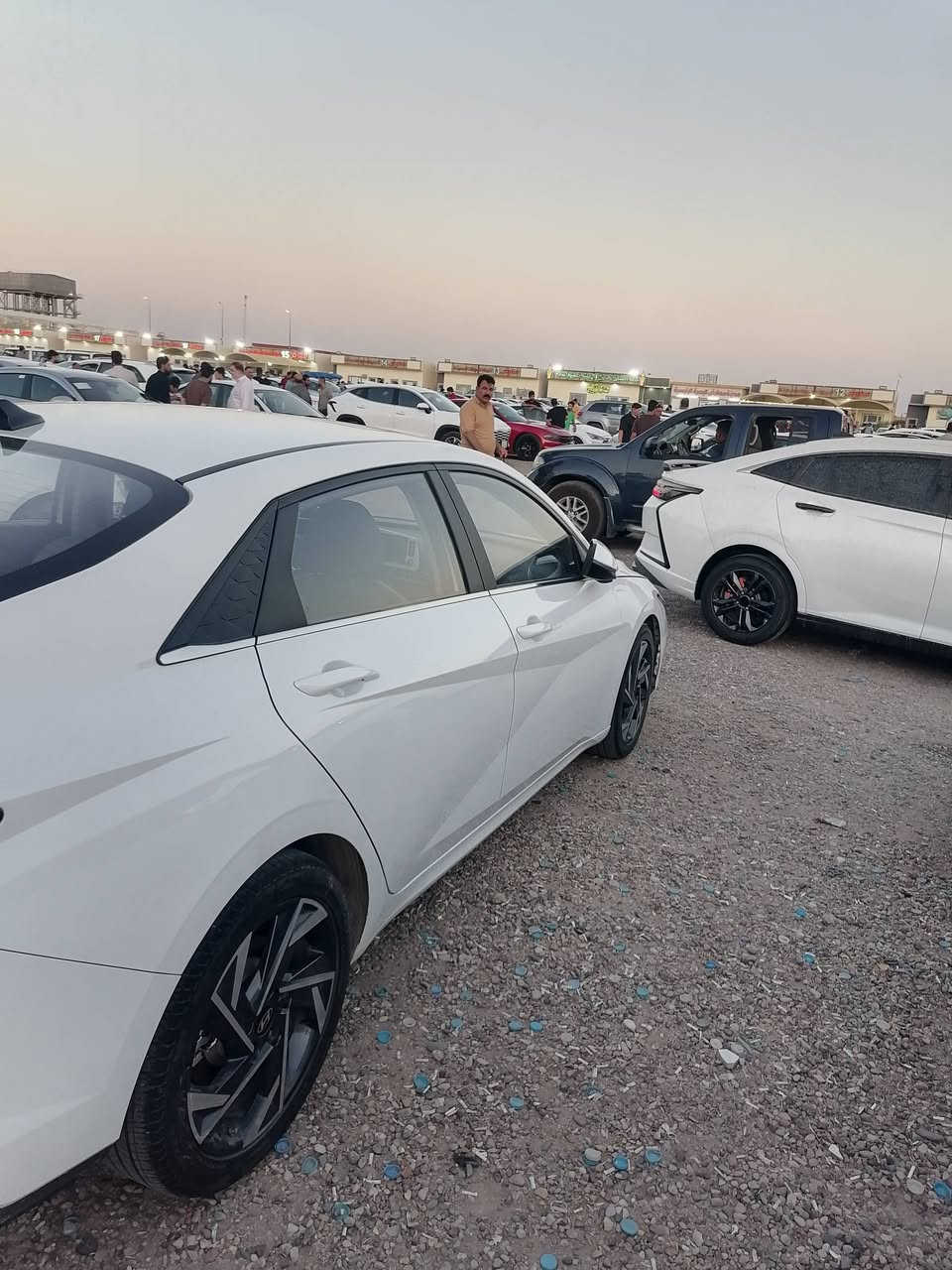 النترا ٢٠٢٥ تجميع الصين بيهه بارد بل طرف الجاملق الايسر والباب الوره السعر 140 $رقم الهاتف ***********
