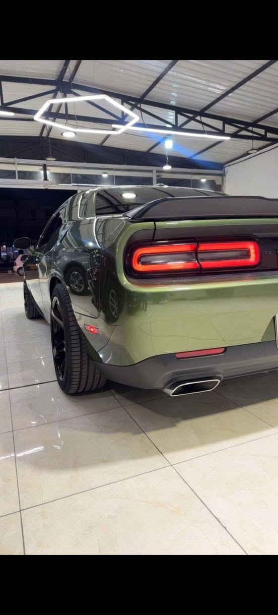 سلام عليكم
جالنجر 2023 لون زيتوني
RT
شبه الكلين ماشيه22
مكلف بنشرها 
***********
