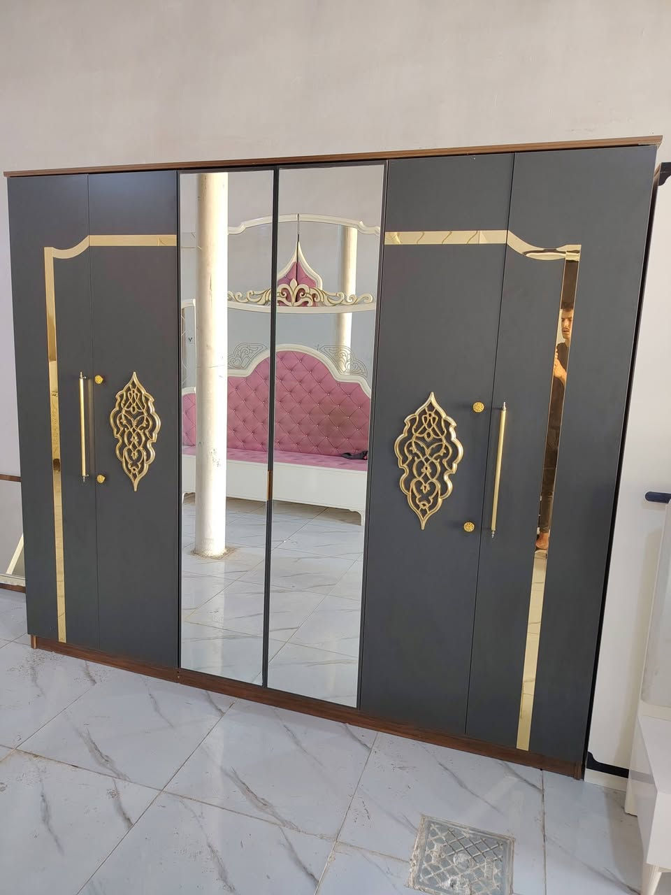 غرفة نوم  للبيع5 قطع450او بيها مجال كركوك حي العسكري بـل حولي يم قاعة بسطاملي
للاستفسار ***********
‏‪

