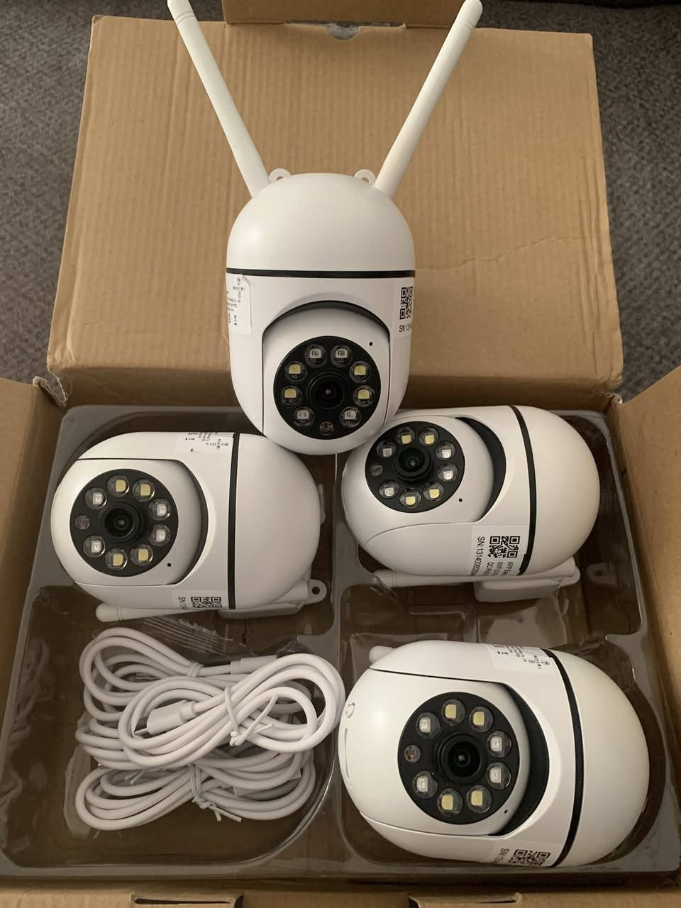 للبيع كاميرات مراقبة WiFi خارجية متحركة PTZ موديل Y108 سعرك كون مناسب
تحكم كامل من الموبايل عبر تطبيق Ease Life
دوران 360 درجة يمين ويسار وأعلى وأسفل
رؤية ليلية ملونة مع إنفراريد
مايك وسبيكر (سماع وتحدث)
كشف وتتبع الحركة
اتصال واي فاي 2.4G
مقاومة للعوامل الجوية للاستخدام الخارجي
تدعم كارت ميموري للتسجيل
حالة جديدة


**إذا كنت صاحب هذا الإعلان وتريد حذفه لأي سبب، رجاءا أرسل رسالة إلى الدعم الفني**