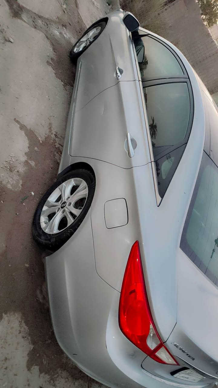 سوناتا ١٣ فول باسمي مكانها بالحله محرك ٢٤٠٠ سعرها ١٢٧ وبيها مجال تواصل خاص أو اتصل *********** Singapore
